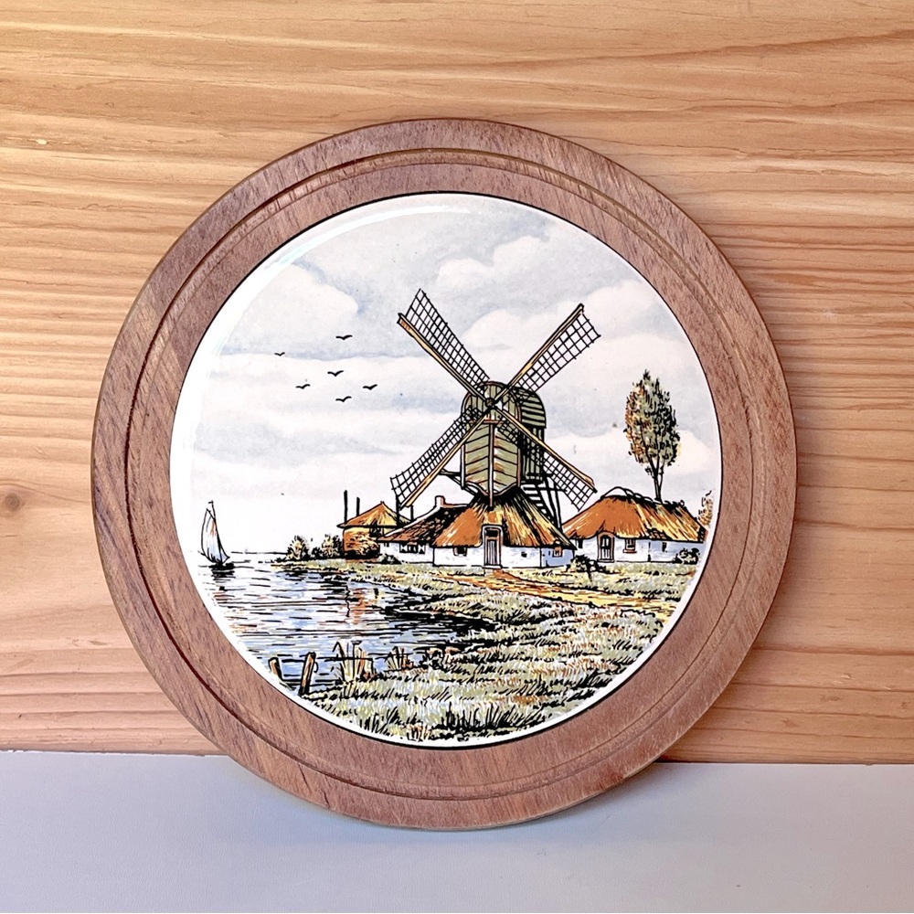 VTG Delftware Ceramic & Wood Cheese Board/ Trivet